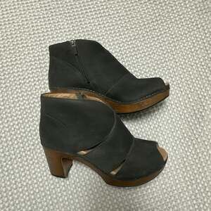 Dansko Delphina Black Nubuck Leather Peep Toe Platform Ankle Booties